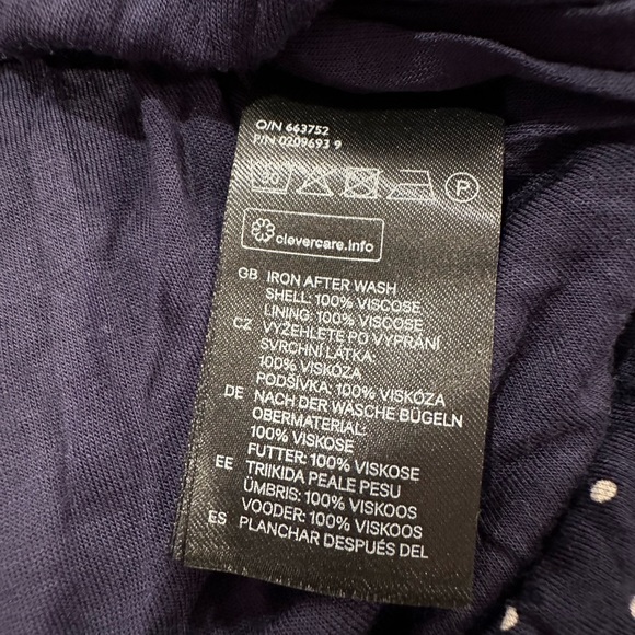 NWT H&M Cowl Neck Sleeveless Blouse - Picture 9 of 12